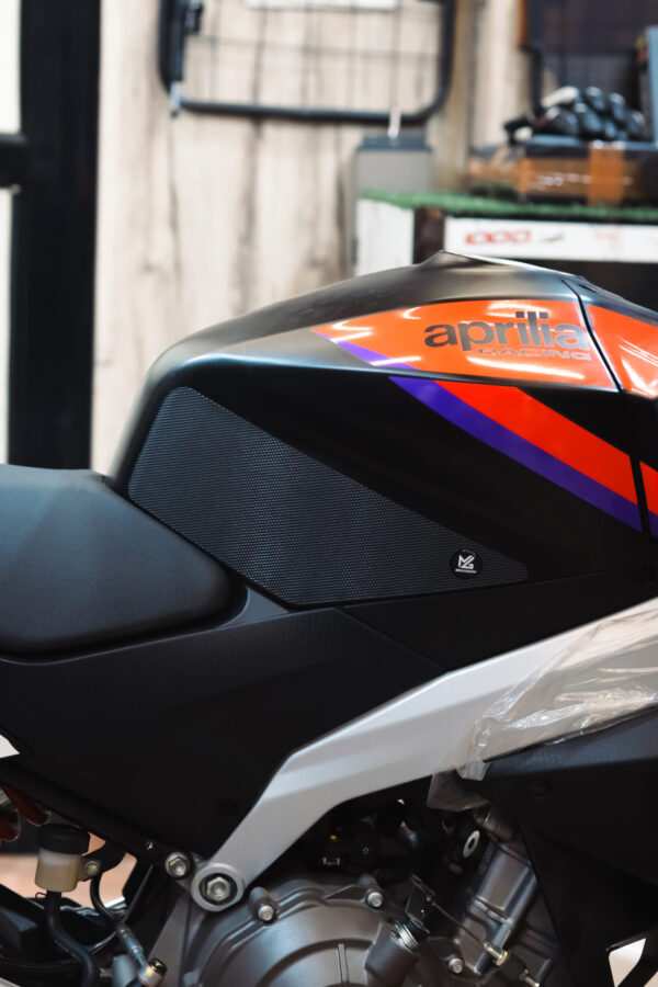 Aprilia RS 457 MAXGRIP TRACTION PAD - Image 4
