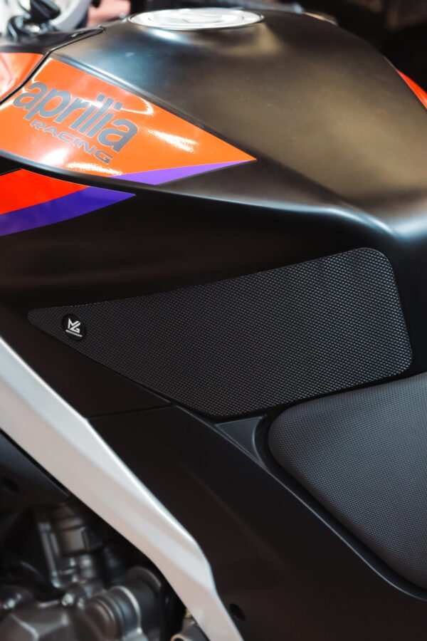 Aprilia RS 457 MAXGRIP TRACTION PAD - Image 2