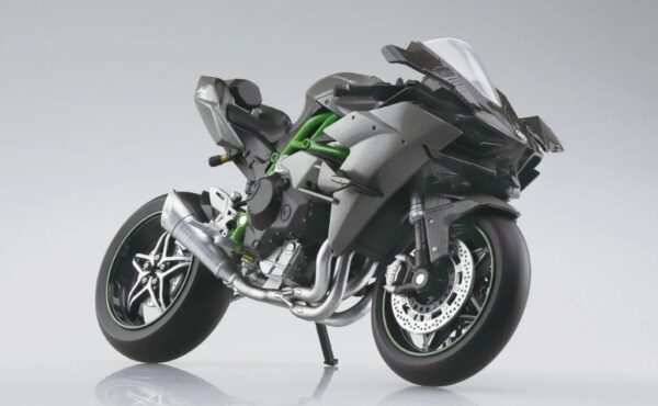Kawasaki Ninja H2R Scale Model bike collectible - Image 4