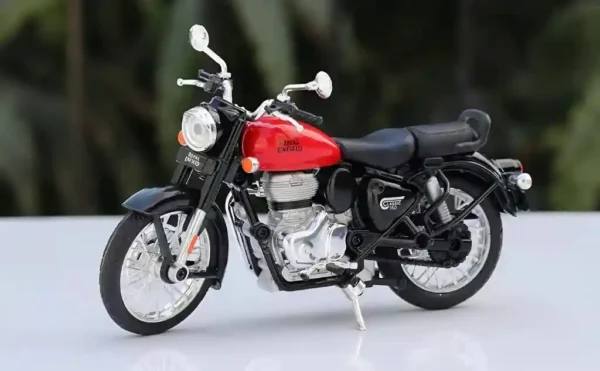 Royal Enfield Classic 350 1:15 licensed diecast bike with Supporting Wheels & 2 Extra Tanks - Image 2