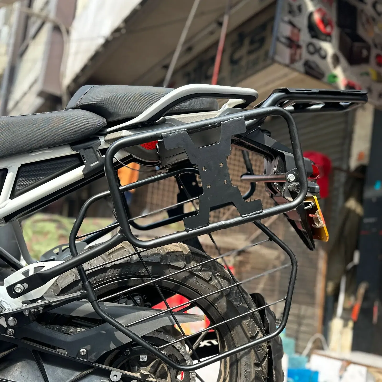 Saddle Stay For Apache RTX 300 1 Saddle Stay For Apache RTX 300