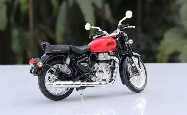 Royal Enfield Classic 350 1:15 licensed diecast bike with Supporting Wheels & 2 Extra Tanks - Image 3
