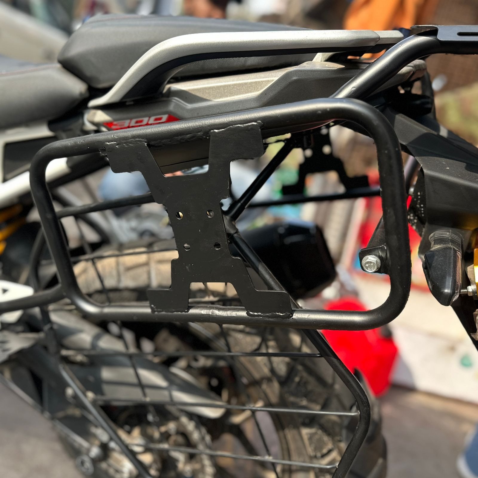 Saddle Stay For Apache RTX 300 2 Saddle Stay For Apache RTX 300 - Image 2